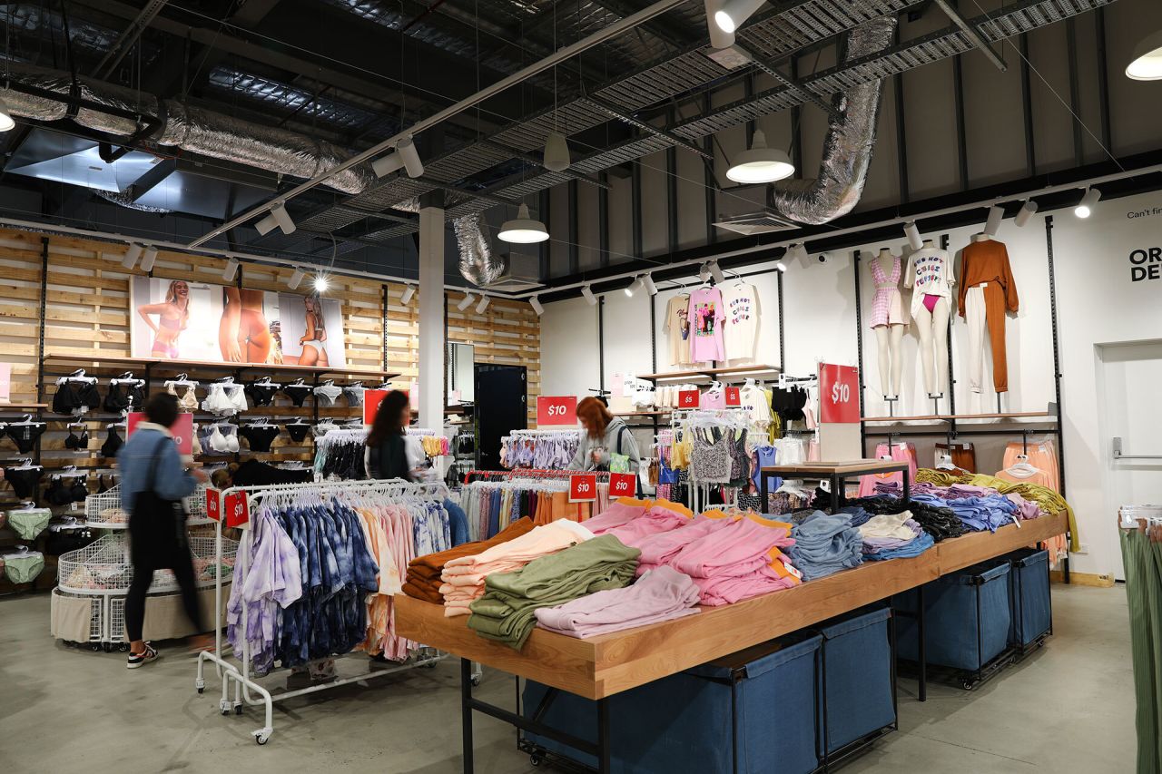 Harbour Town Adelaide • Cotton On is Back