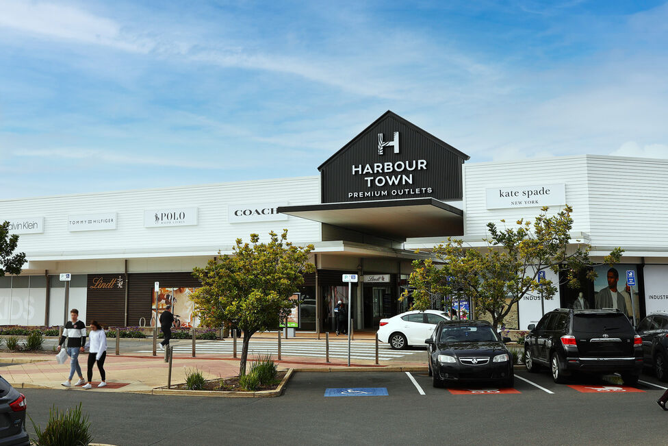 Harbour Town Adelaide • Visitors