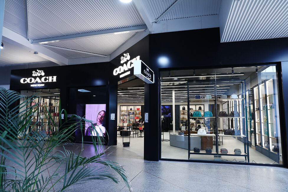 Harbour Town Adelaide • Visitors